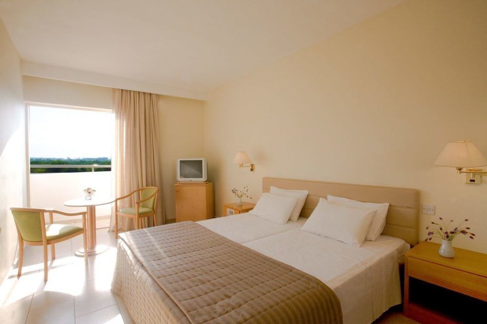 Otel Nissi Park 3*